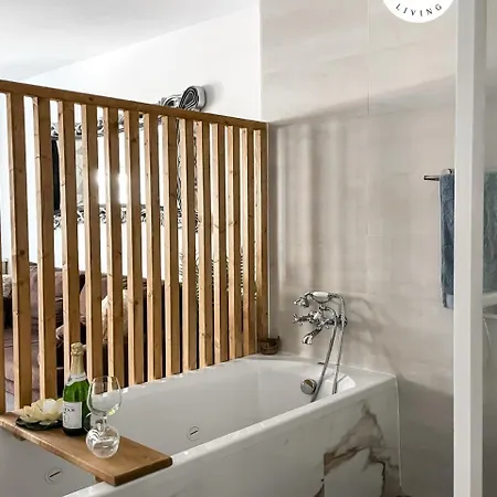 Amorosa By Babiniliving Apartment